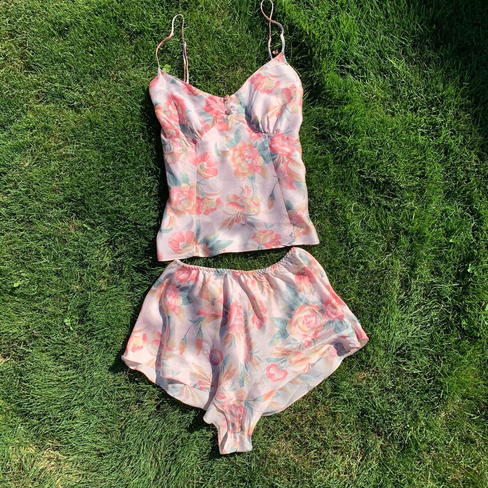 VS Silk 2-piece Lingerie Set